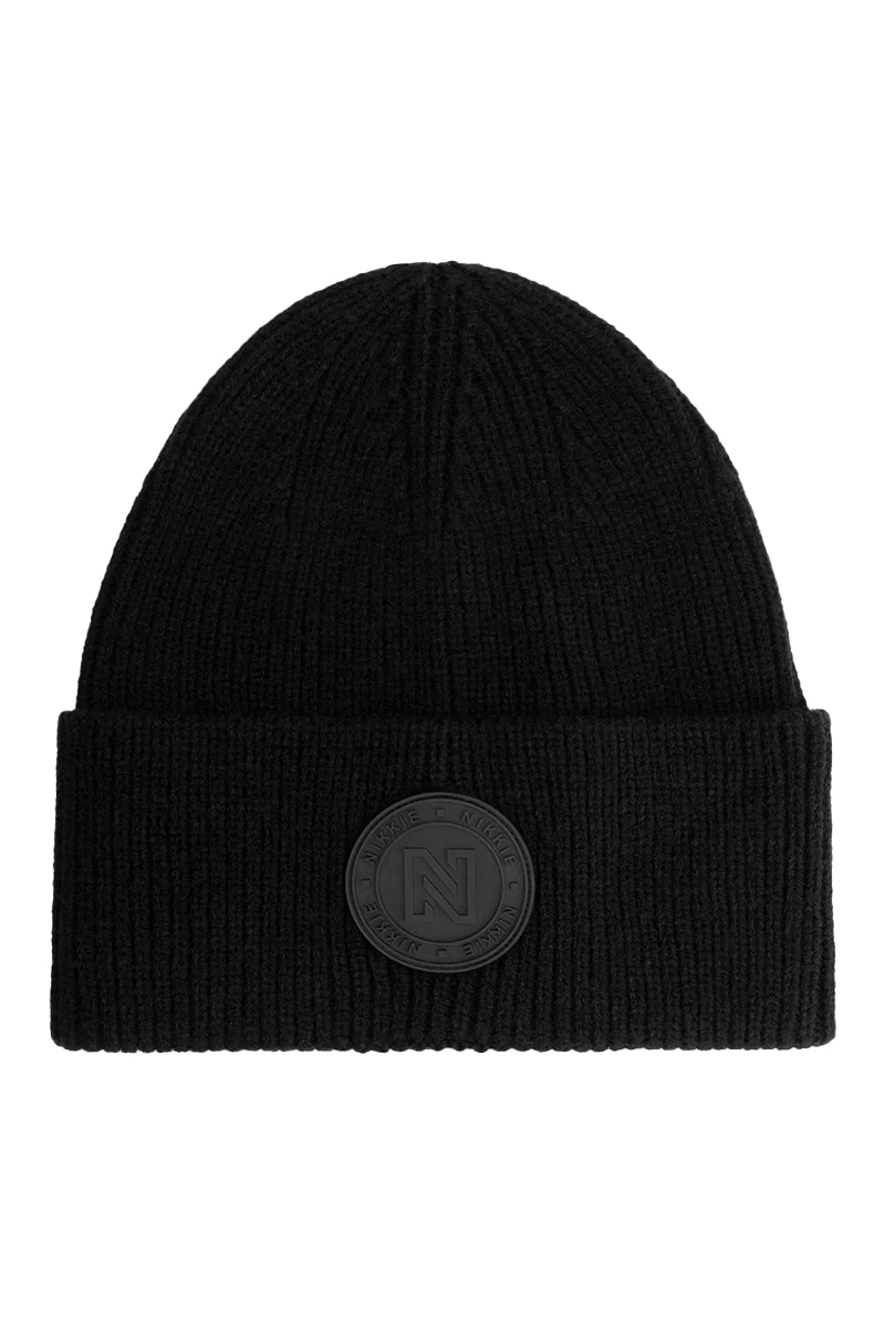 Nikkie Round Patch Beanie Zwart-1 1